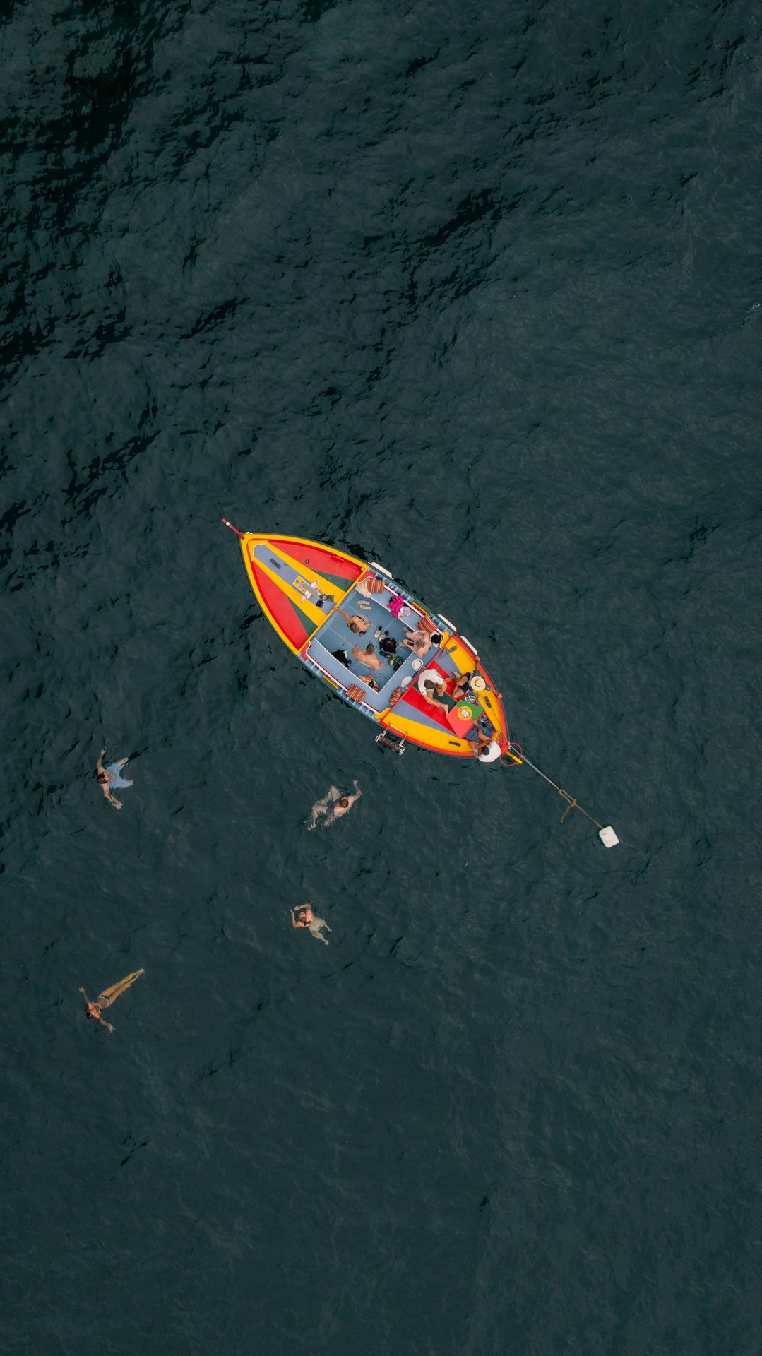 The Xavelha seen alone from above in deep water